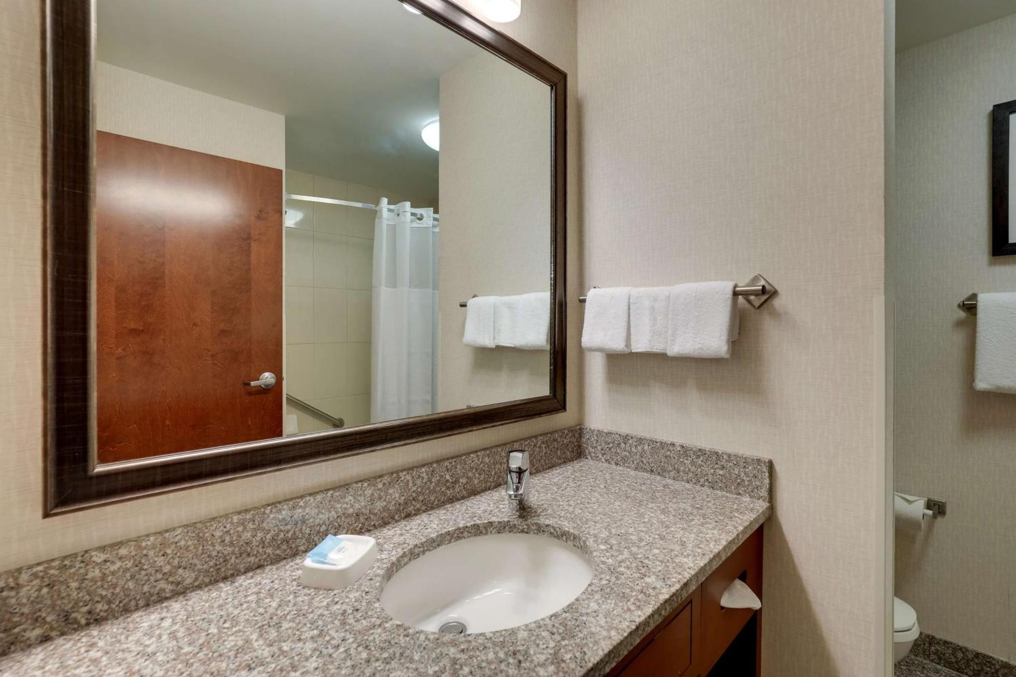 Drury Inn & Suites Charlotte Arrowood Eksteriør billede