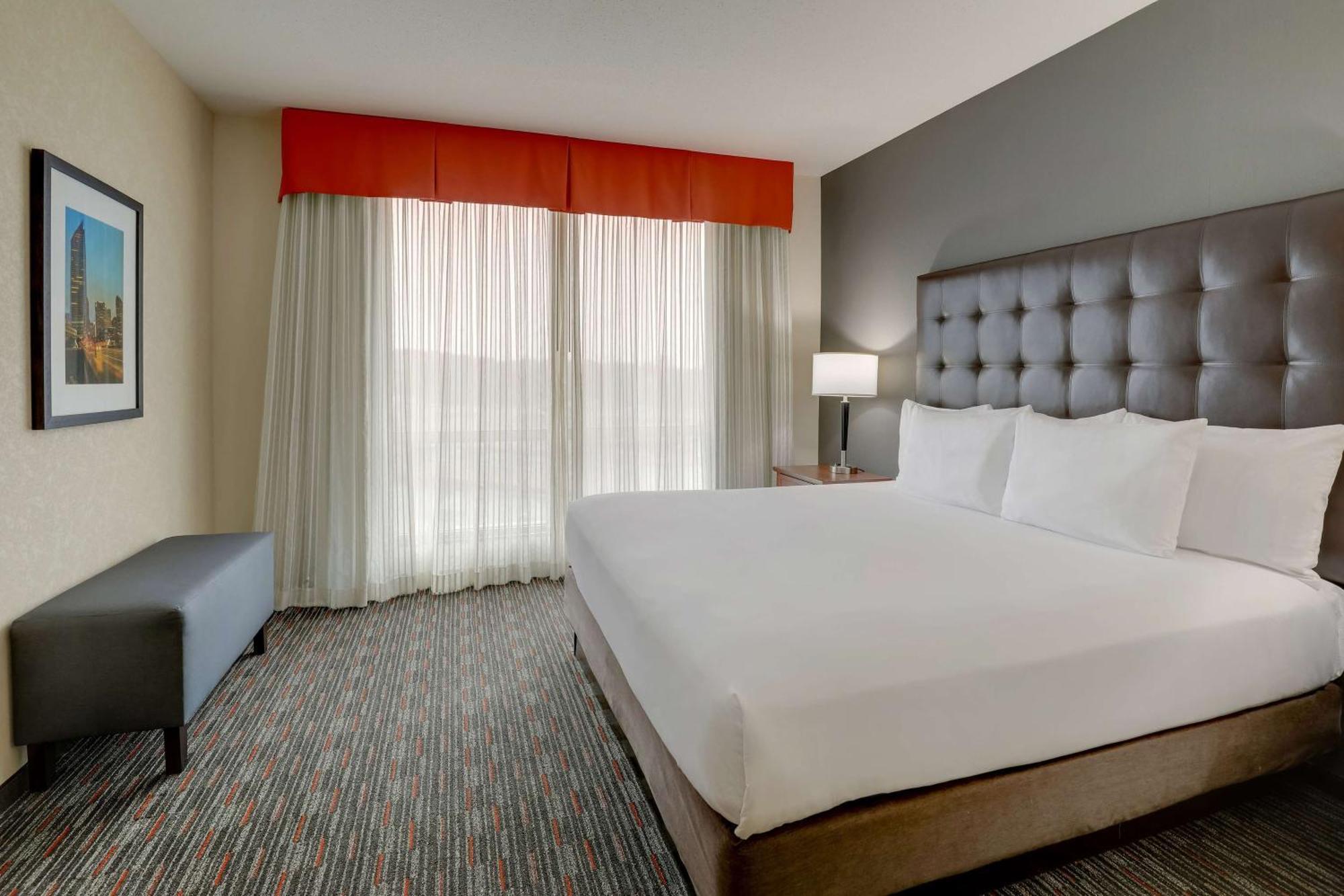 Drury Inn & Suites Charlotte Arrowood Eksteriør billede