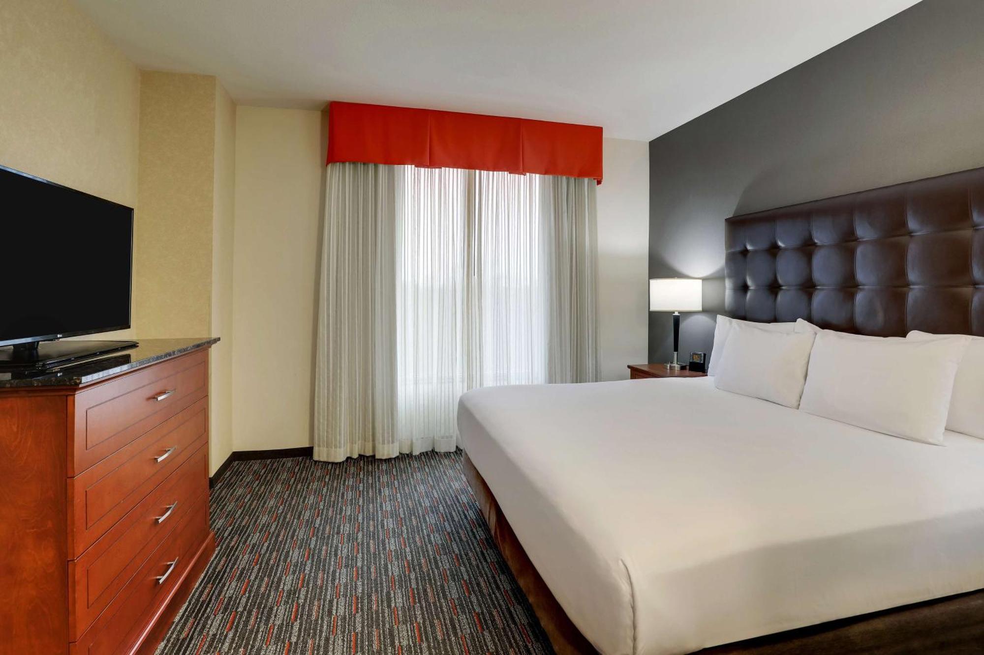 Drury Inn & Suites Charlotte Arrowood Eksteriør billede