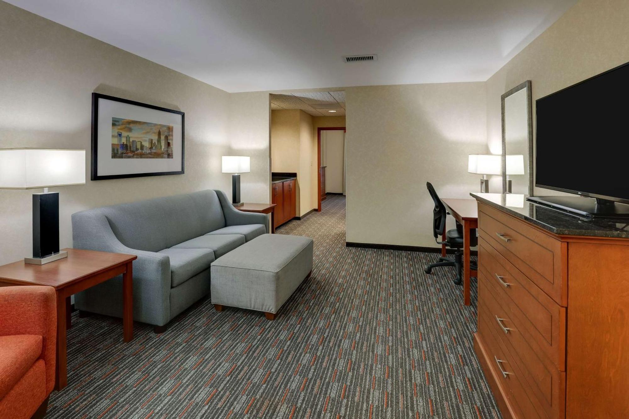 Drury Inn & Suites Charlotte Arrowood Eksteriør billede