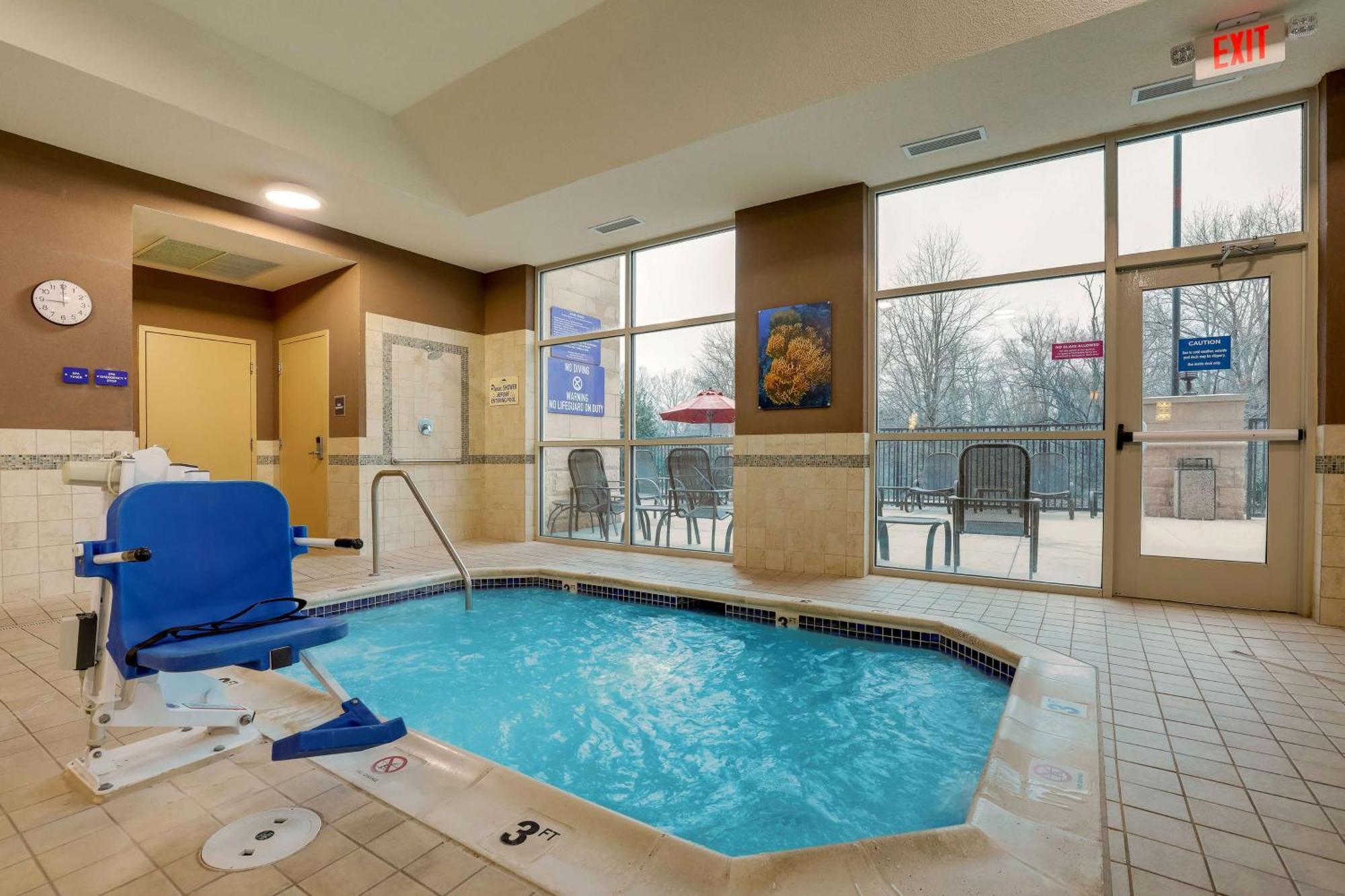 Drury Inn & Suites Charlotte Arrowood Eksteriør billede